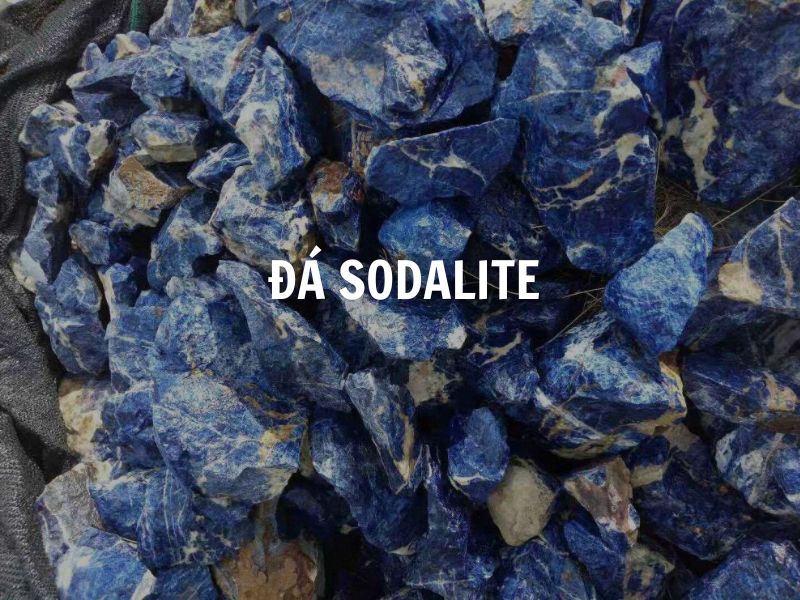 Đá Sodalite là gì? Tìm hiểu nghĩa và ứng dụng của đá Sodalite trong đời sống
